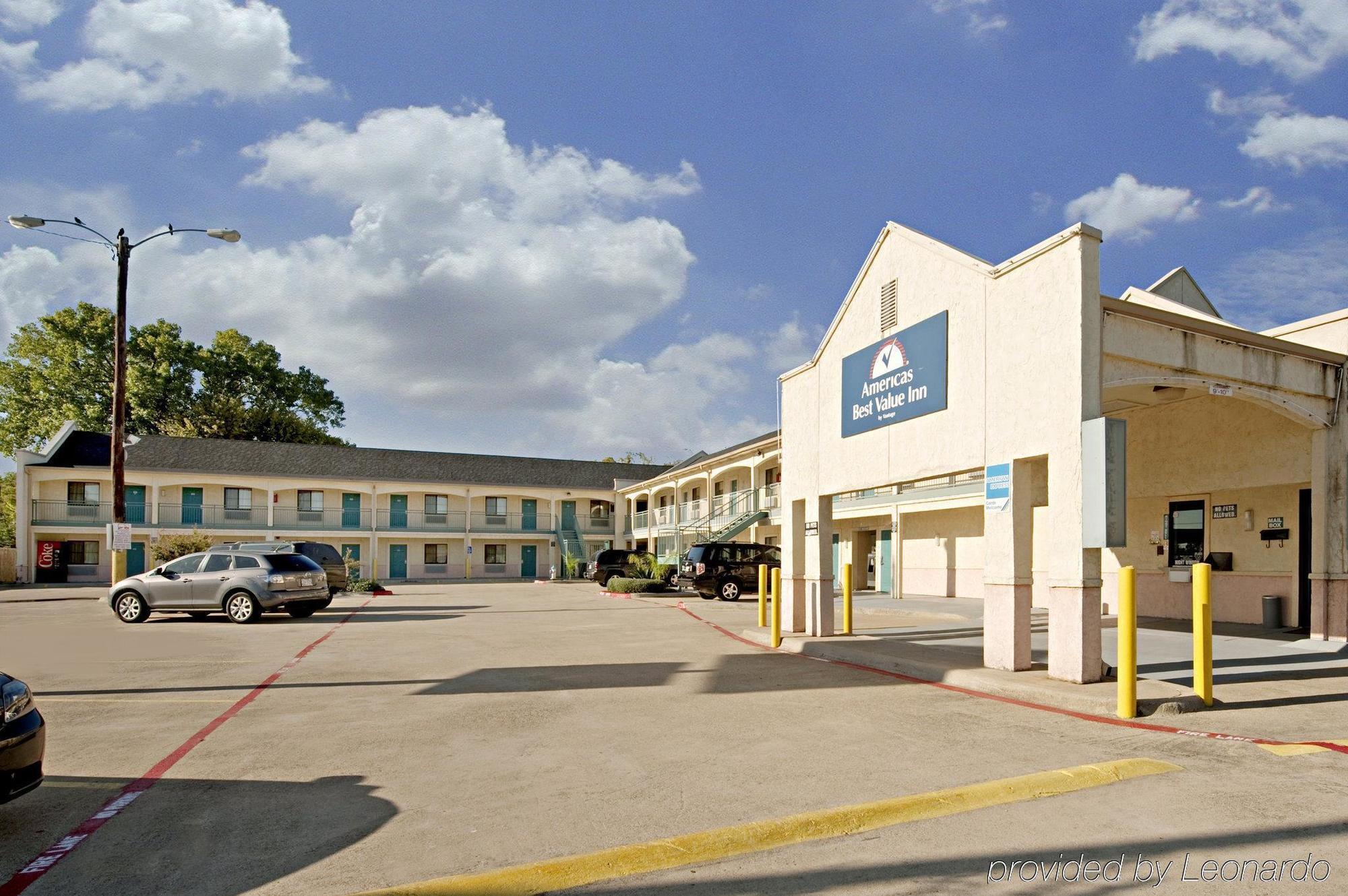Americas Best Value Inn מק'קיני מראה חיצוני תמונה