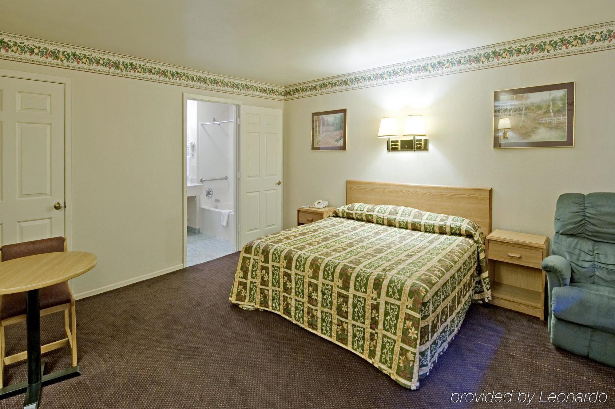 Americas Best Value Inn מק'קיני חדר תמונה